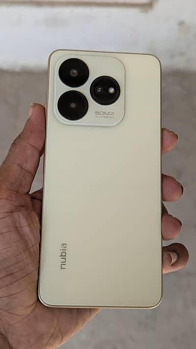 ZTE Nubia V60 Design 6/256 Champagne Gold
