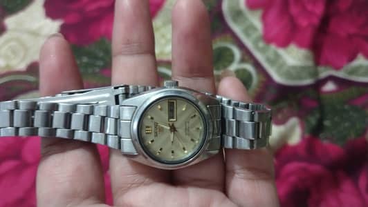 vintage Seiko 5 Automatic (Caliber 4207-0021).
