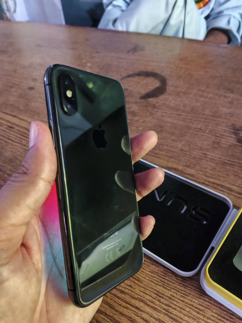 Apple iPhone XS 1