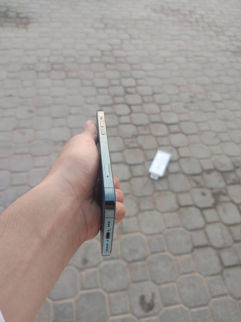 Apple iPhone 12 Pro 2
