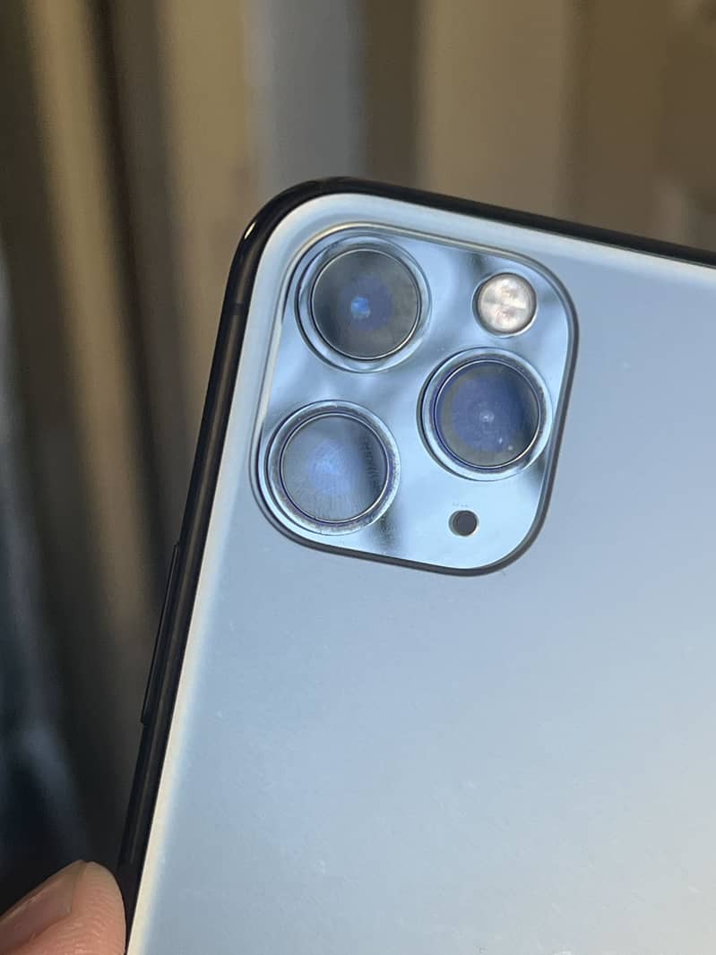 Apple iPhone 11 Pro Max 1