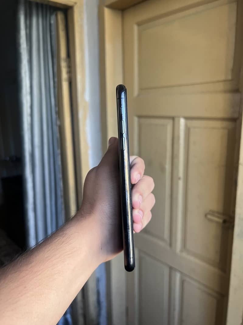Apple iPhone 11 Pro Max 3