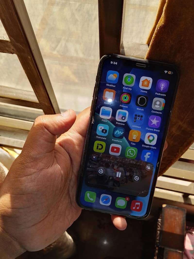 Apple iPhone 11 Pro Max 1