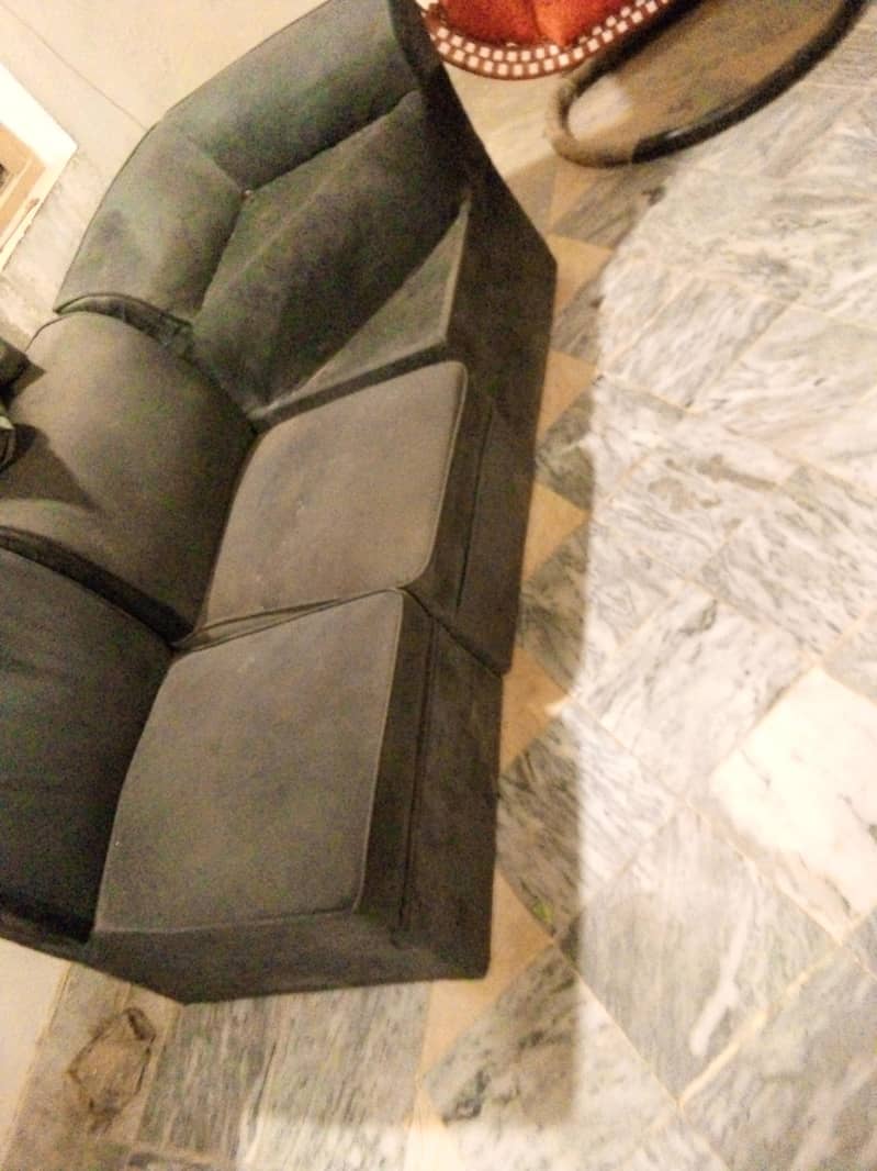 two Months used,سارا گھر کا سامان  47٫000  کا،ارجنٹ سیل کرنا ھے 5