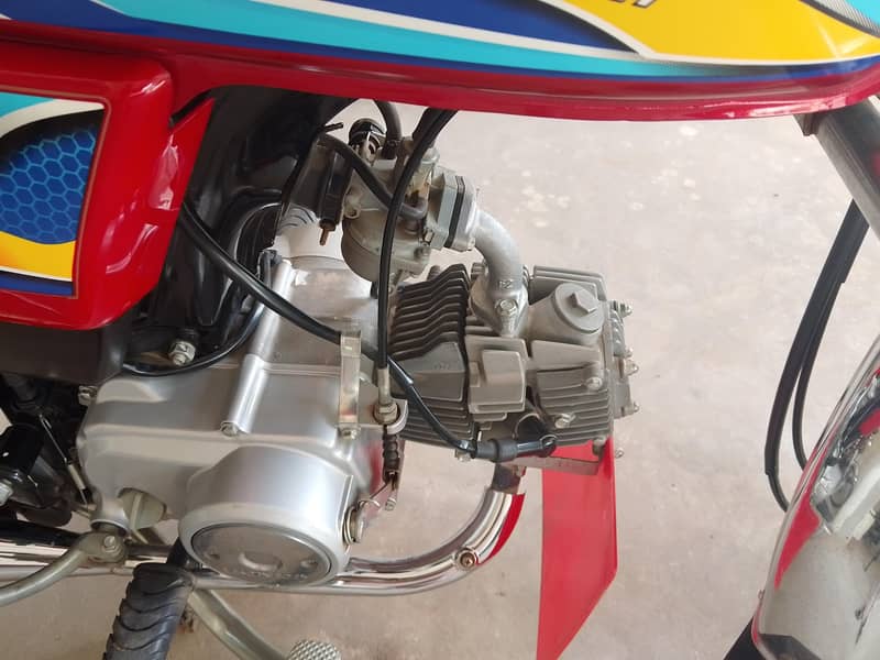 Honda CD70 4