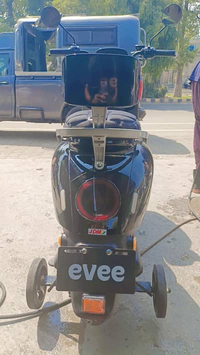 evee nisa 25 model