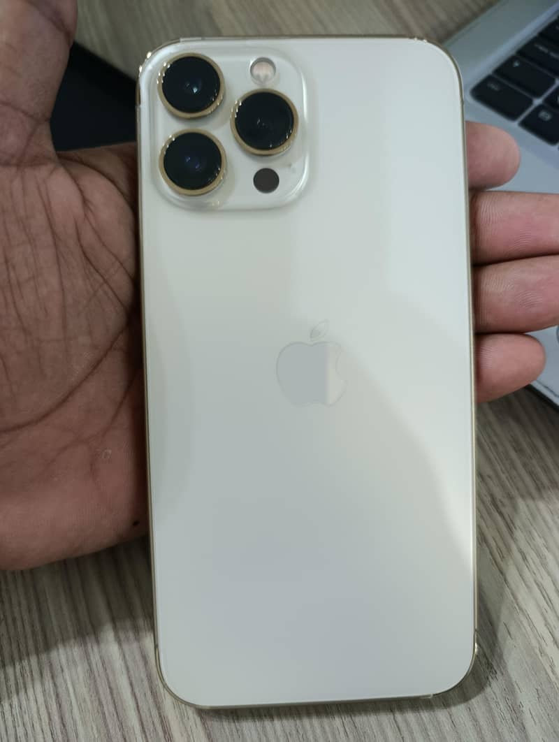 Apple iPhone 13 Pro Max 4