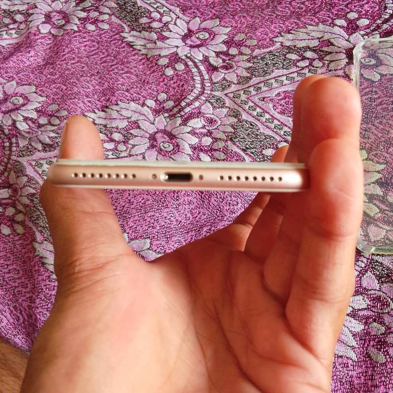 Apple iPhone 7 Plus 4