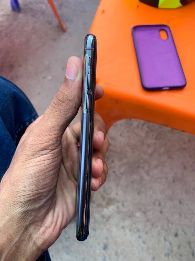 Apple iPhone X 1