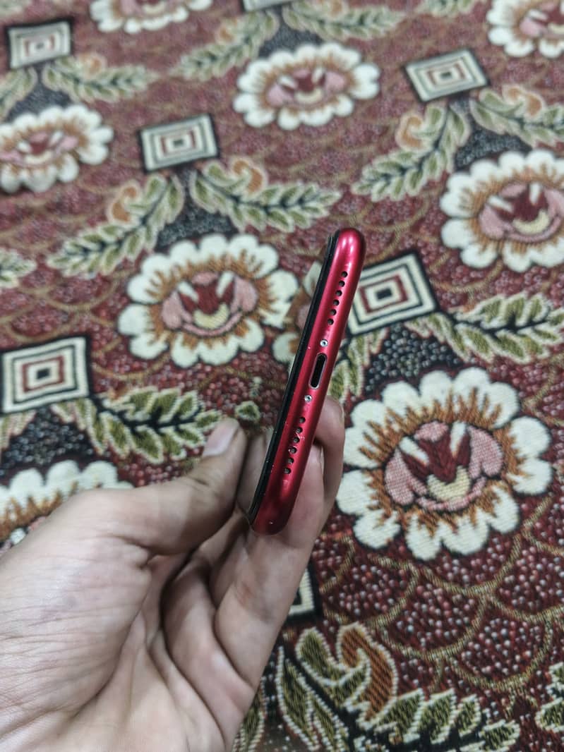 Apple iPhone 11 4