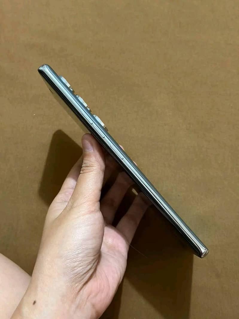 Tecno CAMON 40 Pro 6