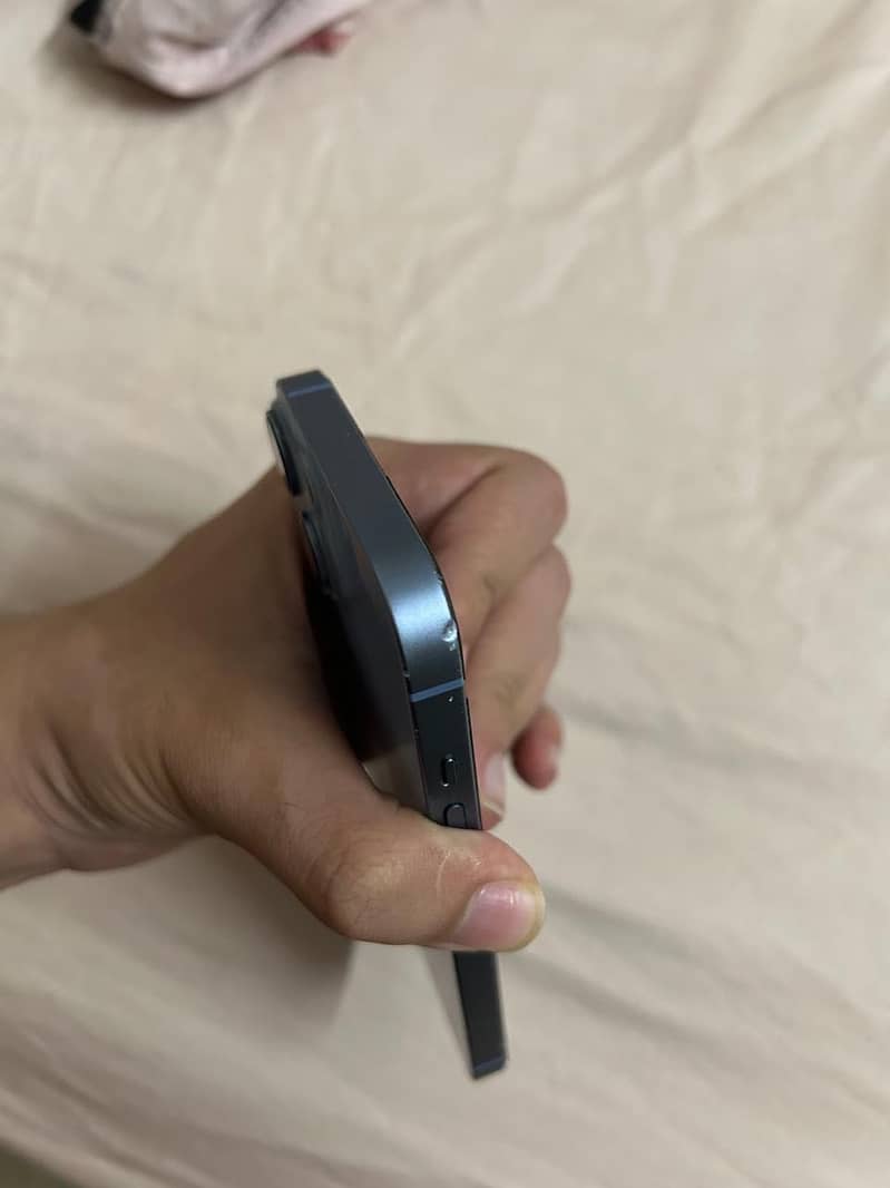 Apple iPhone 14 7