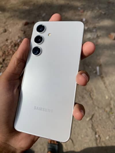 Samsung S24