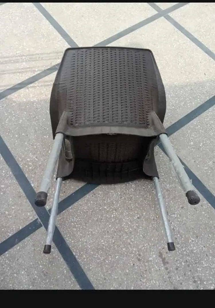 Plastic Chairs + Table 0