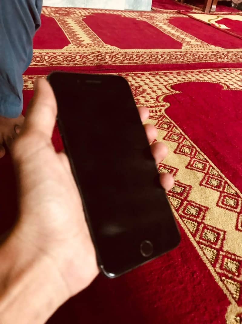 Apple iPhone 7 Plus 4