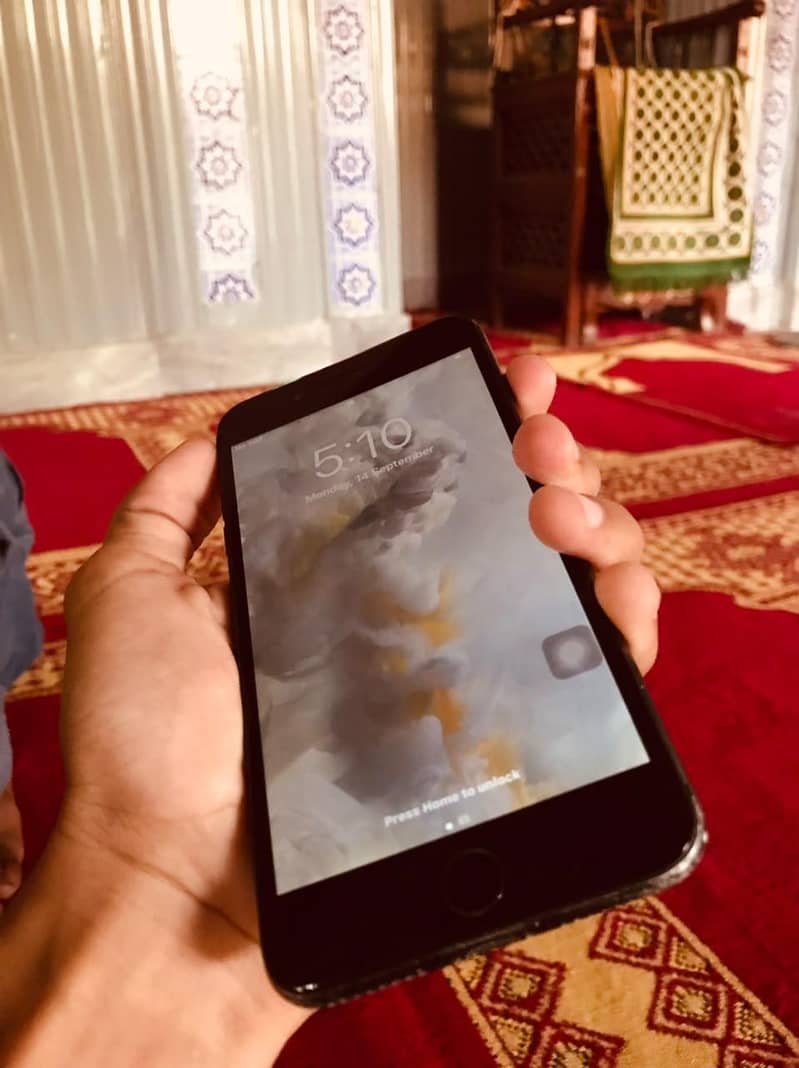 Apple iPhone 7 Plus 5