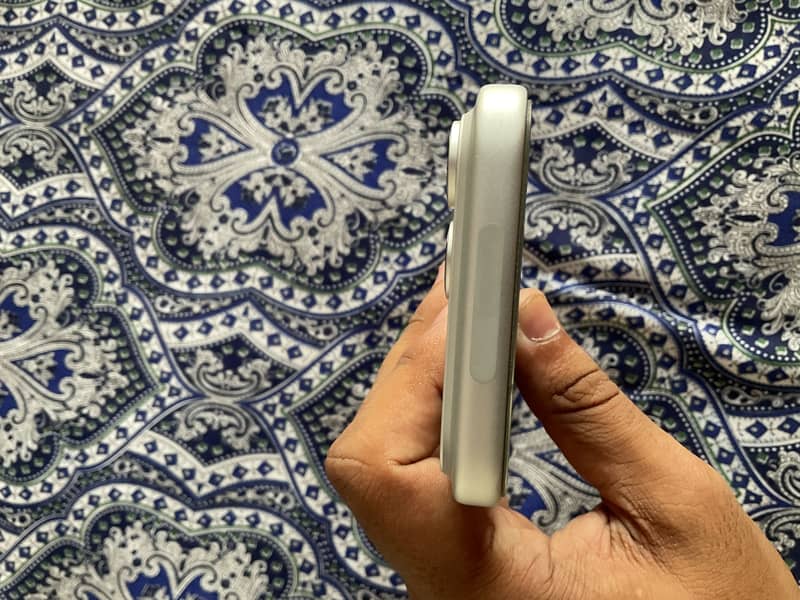 Apple iPhone 17 Pro Max 1