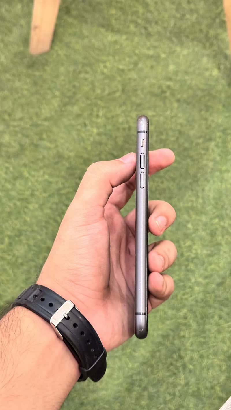 Apple iPhone 11 5