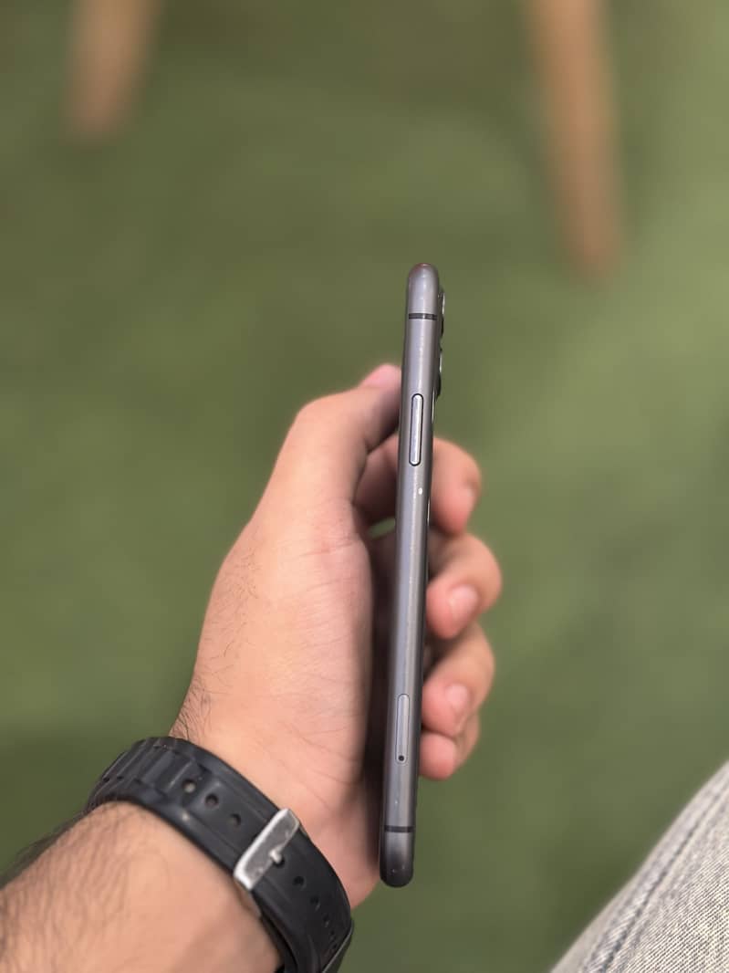 Apple iPhone 11 6