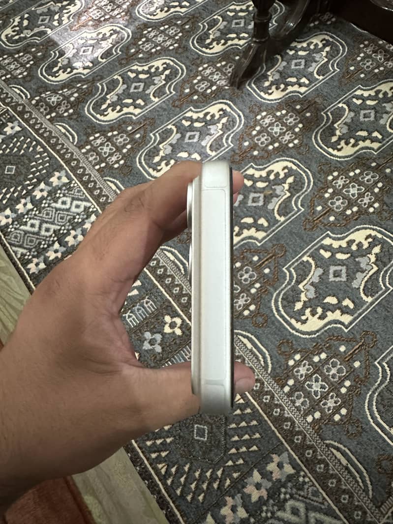 Apple iPhone 17 Pro Max 4