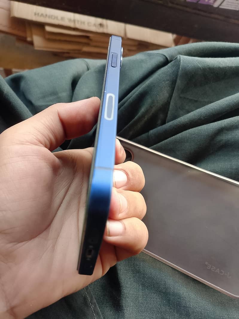 Apple iPhone 12 5