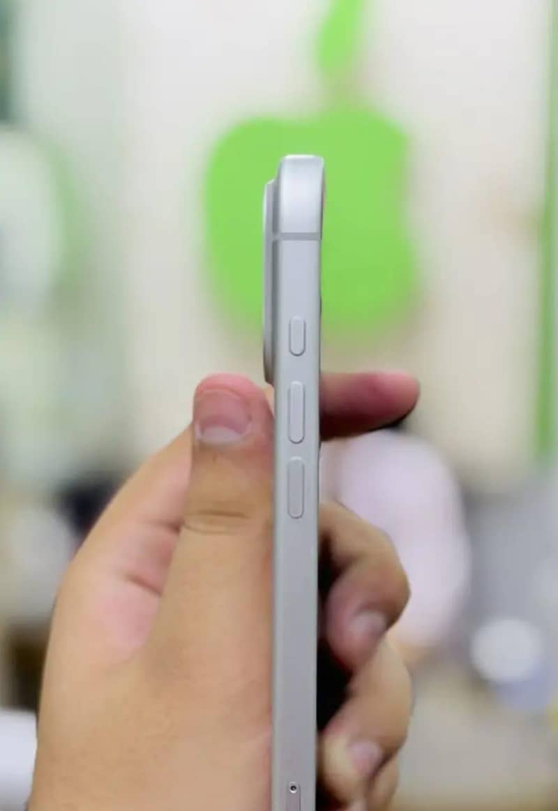 Apple iPhone 17 Pro Max 2