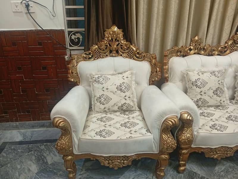 Chinoti Sofa Set. 2