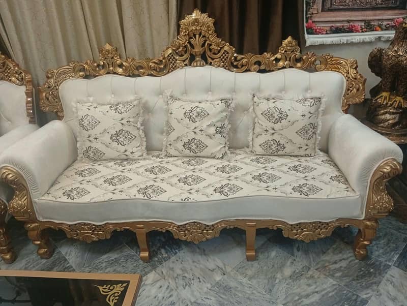 Chinoti Sofa Set. 4