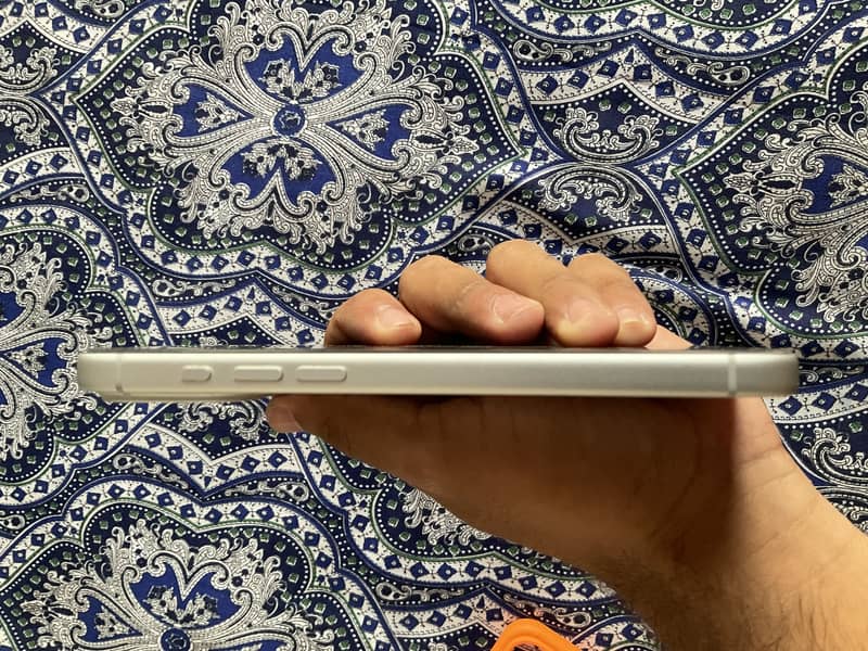 Apple iPhone 17 Pro Max 4