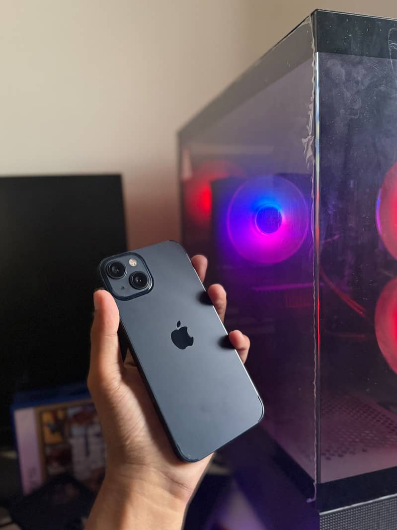 Apple iPhone 13 0