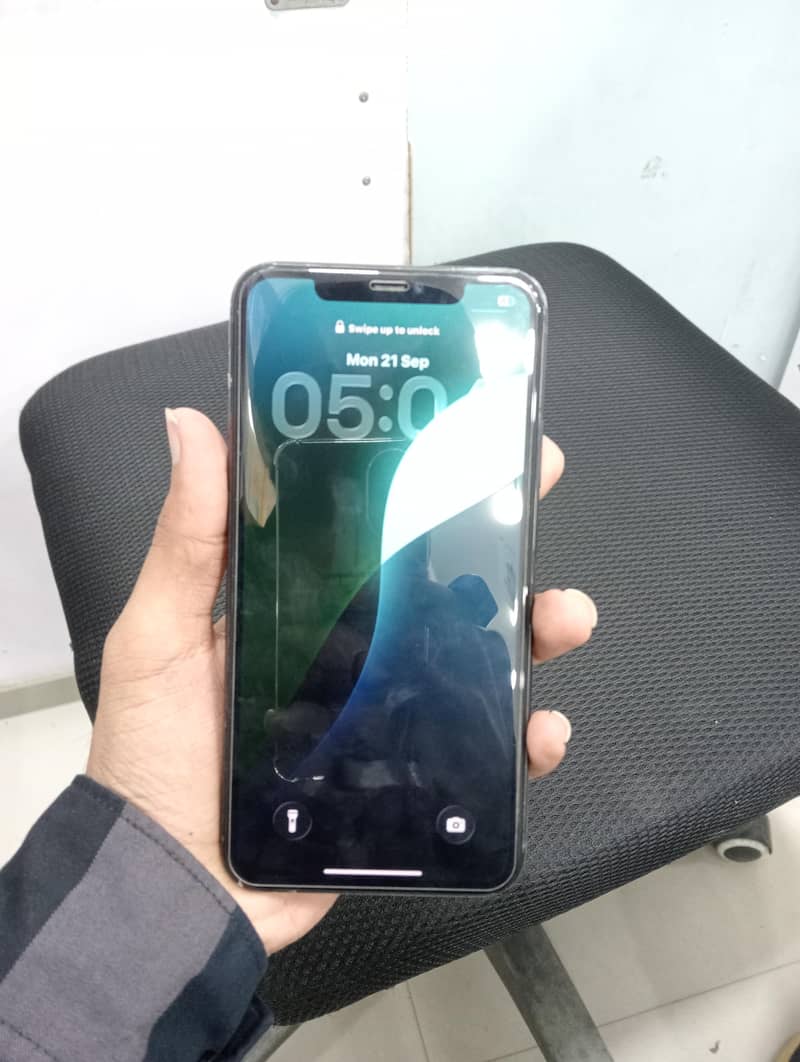 Apple iPhone 11 Pro Max 1