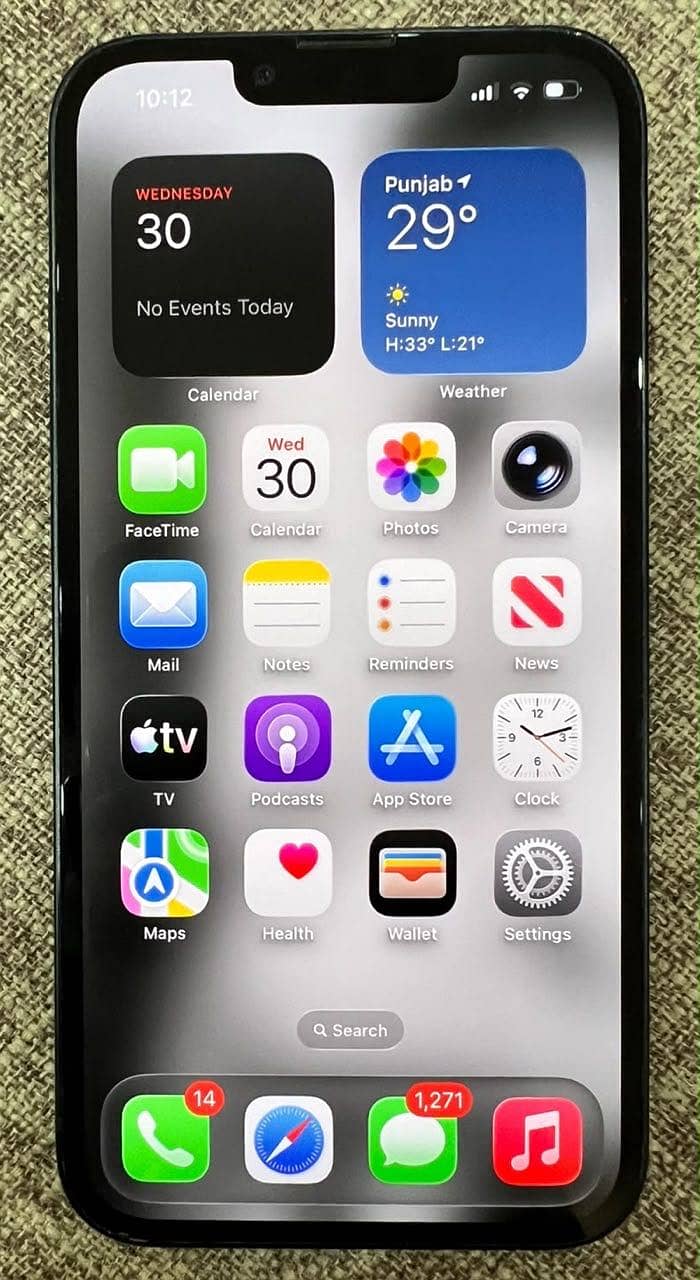 Apple iPhone 13 0