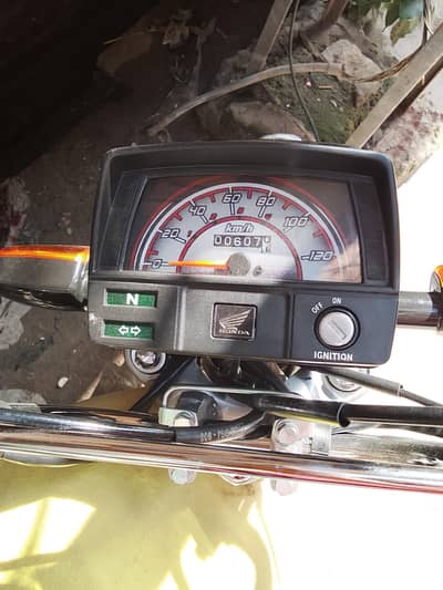 Honda 70. (03339432352)