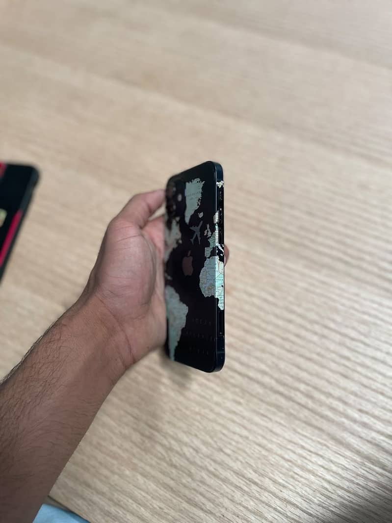 Apple iPhone 12 2