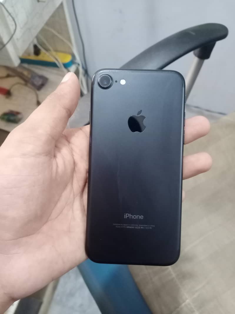Apple iPhone 7 1