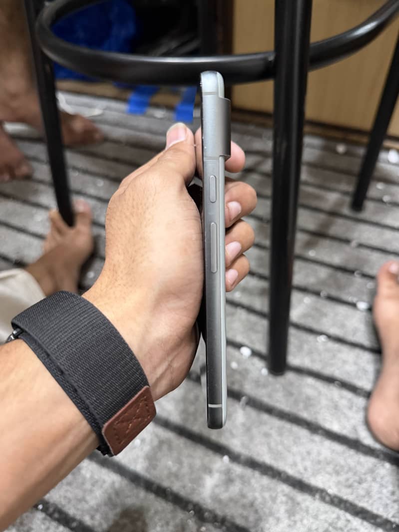Google Pixel 8 4
