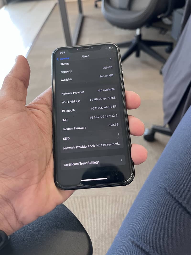 Apple iPhone X 3