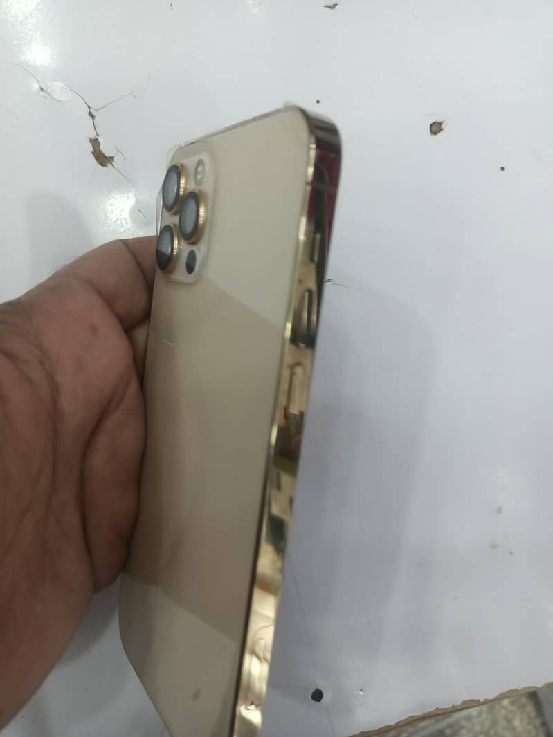 Apple iPhone 12 Pro 3