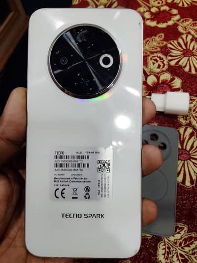 Tecno spark 30 c 6 128 box b 10 by 10 hai bhai 03152492267