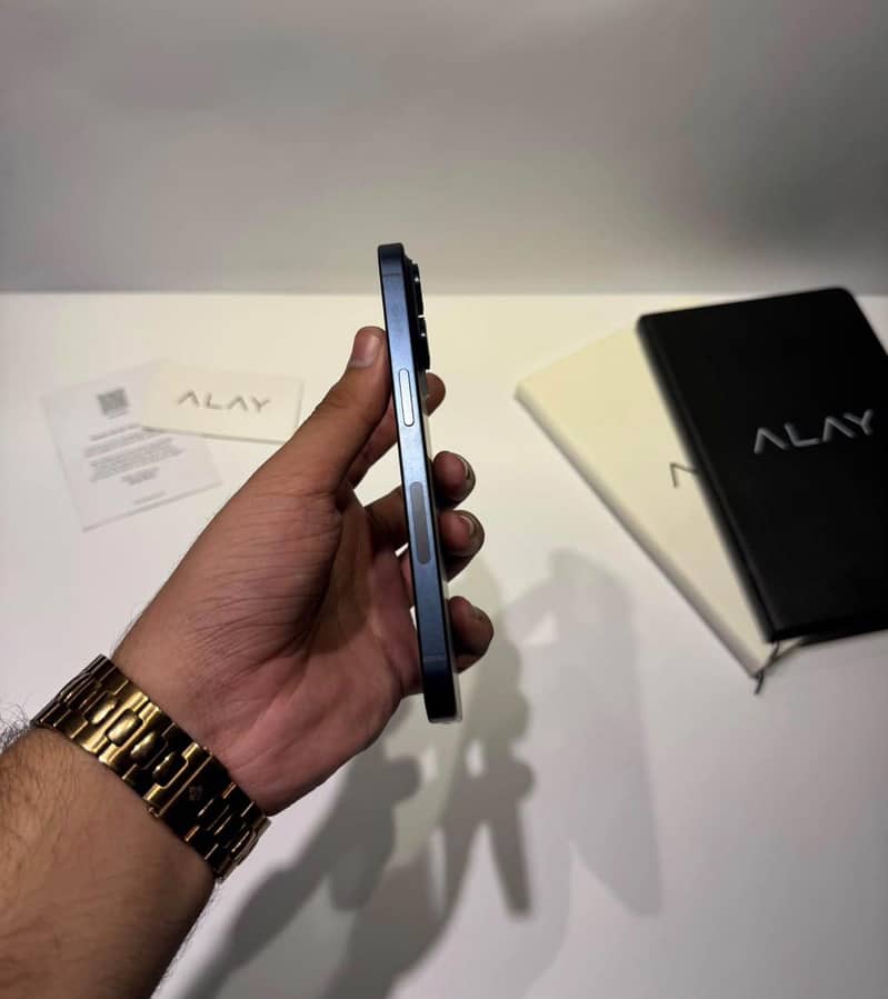 Apple iPhone 15 Pro 1