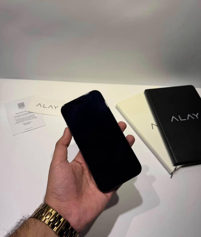 Apple iPhone 15 Pro 2