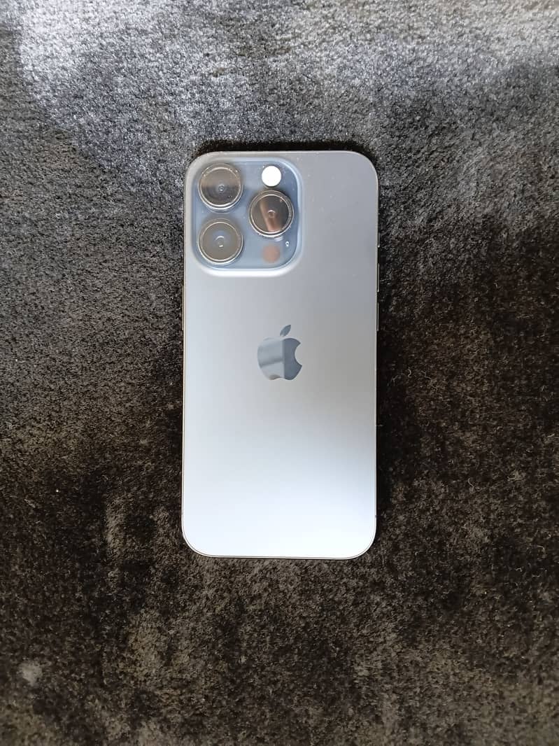 Apple iPhone 15 Pro 0