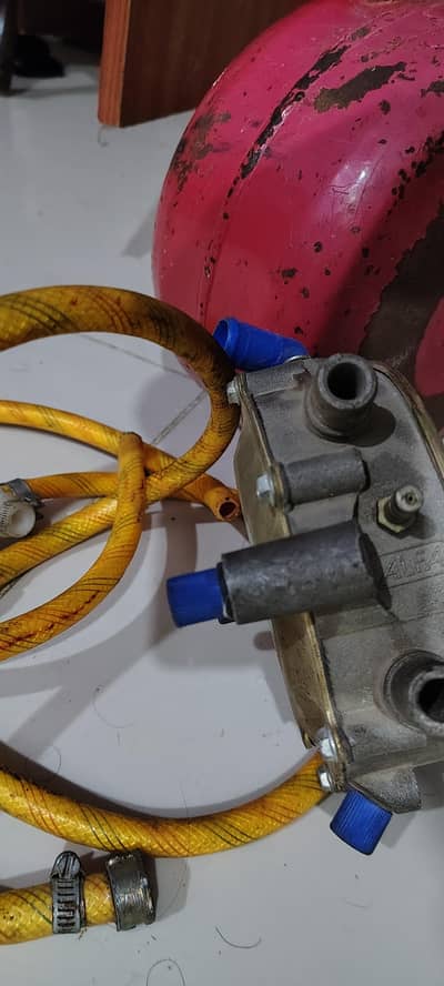 LPG Kit with Cylinder (Excellent Condition]