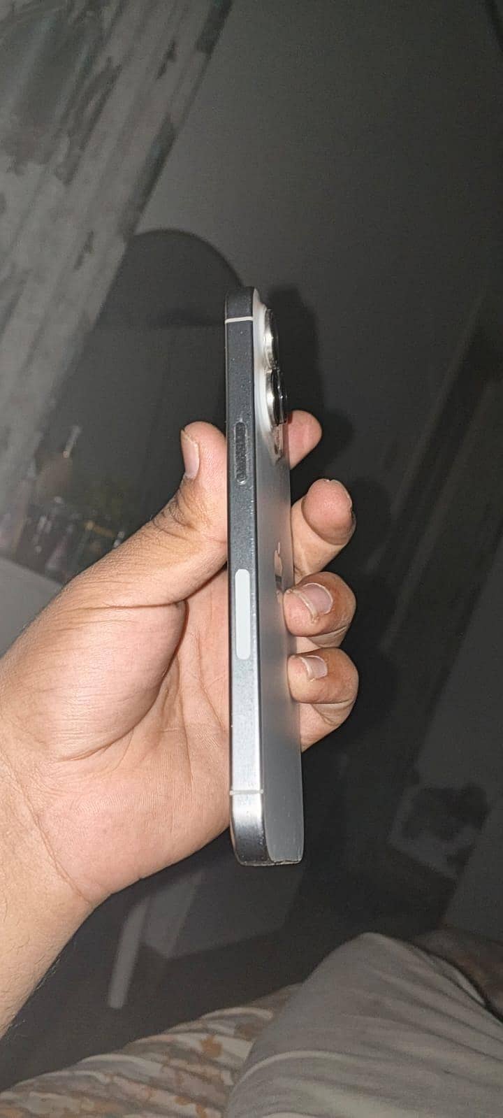 Apple iPhone 15 Pro Max 3
