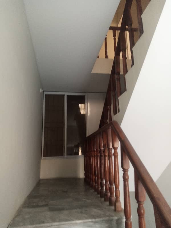 Upper Portion For Rent Gullraz 11