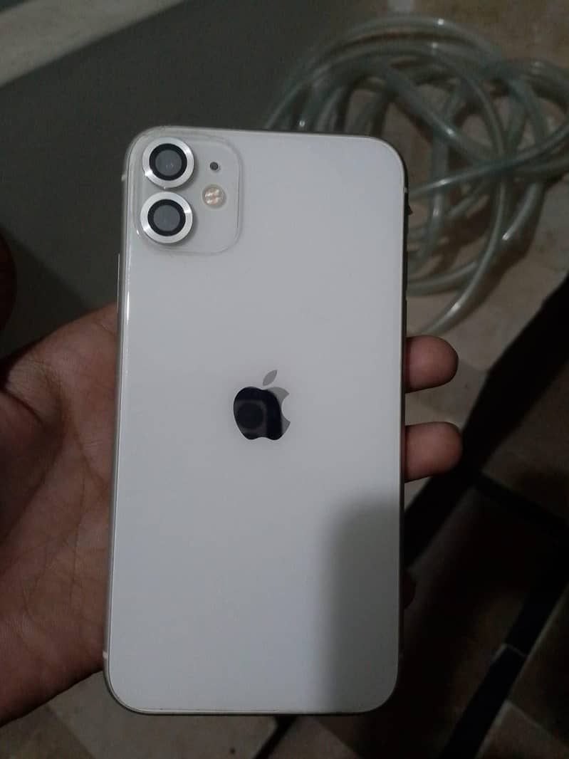 Apple iPhone 11 0
