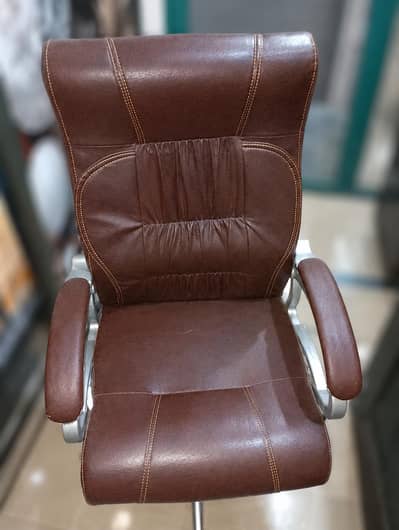 Office chair 9/10 condition
