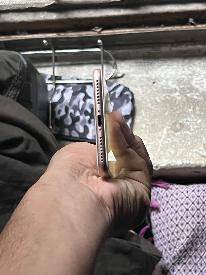 Apple iPhone 8 Plus 1