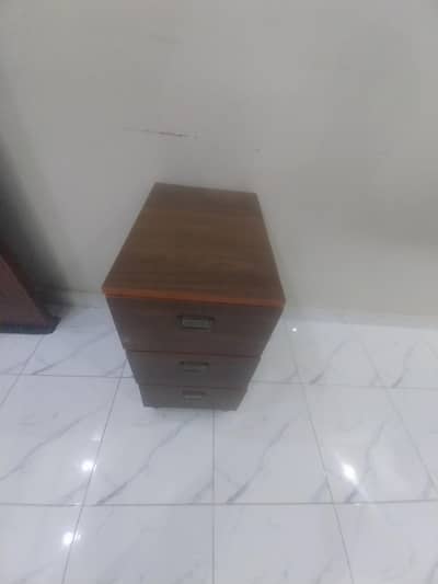 3 drawers rack