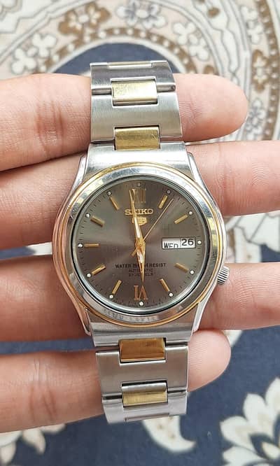 vintage Seiko 5 Automatic two-tone, automatic movement